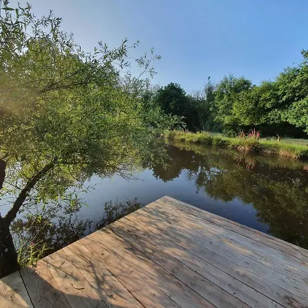 Lyxtält En Bois Sur L'etang